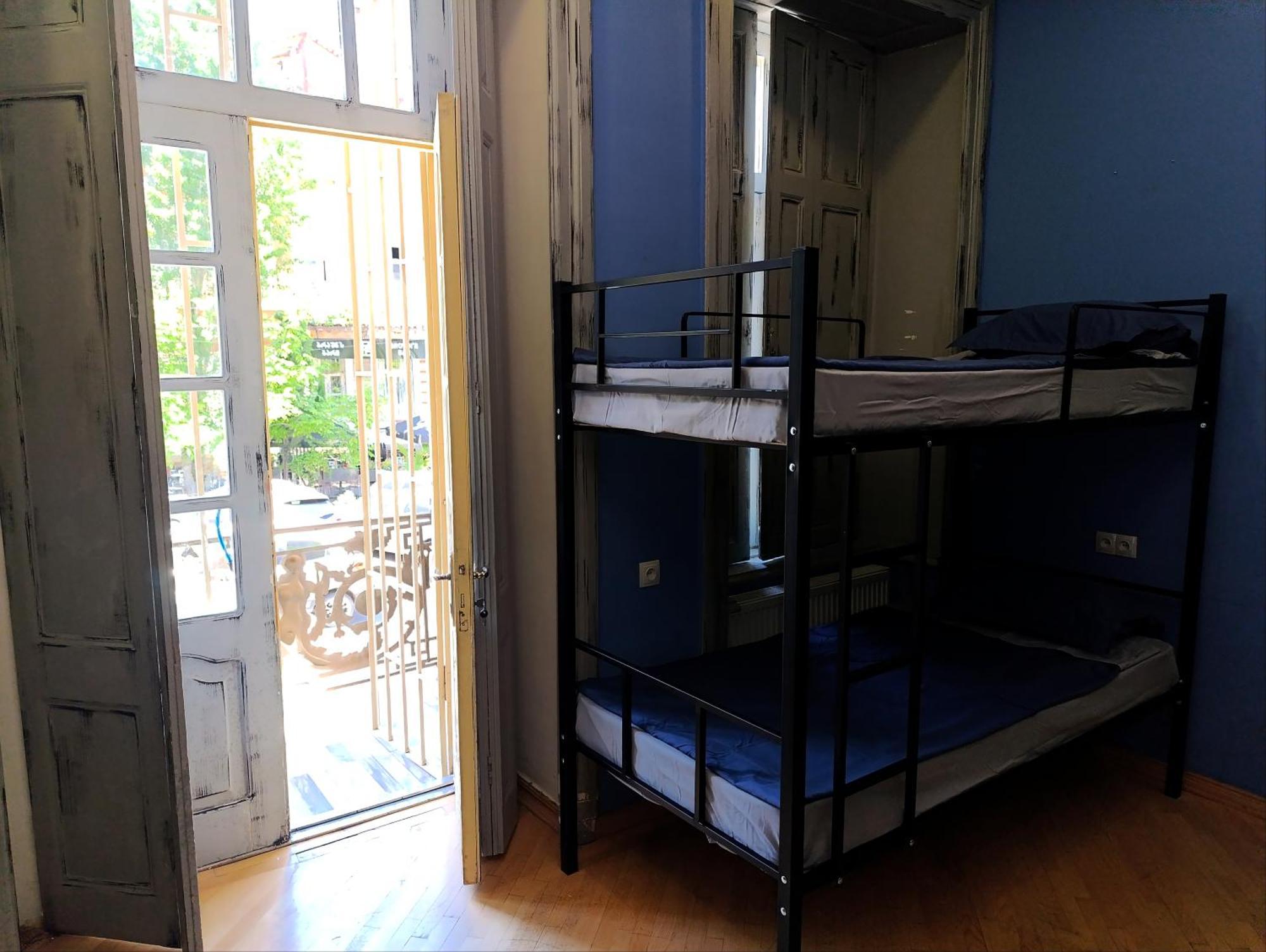 J Square Hostel Tbilisi Zewnętrze zdjęcie